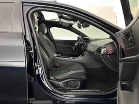 Jaguar XE thumbnail 13