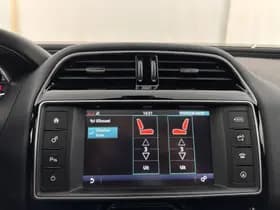 Jaguar XE thumbnail 15