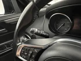 Jaguar XE thumbnail 19