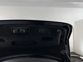 Jaguar XE thumbnail 22