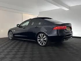 Jaguar XE thumbnail 5