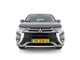 Mitsubishi Outlander thumbnail 3