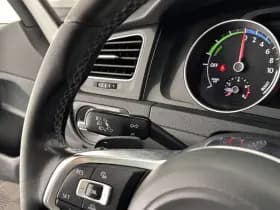 Volkswagen Golf thumbnail 19