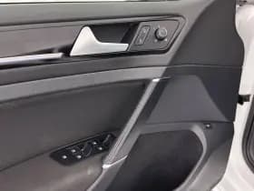 Volkswagen Golf thumbnail 22