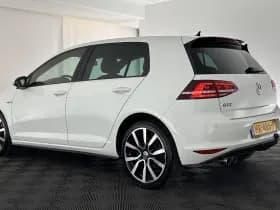 Volkswagen Golf thumbnail 4