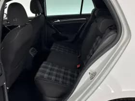 Volkswagen Golf thumbnail 9