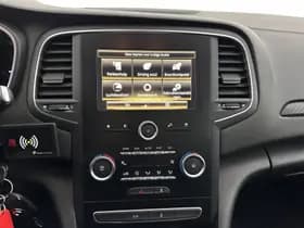 Renault Megane estate thumbnail 16