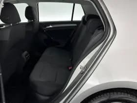 Volkswagen E golf thumbnail 10