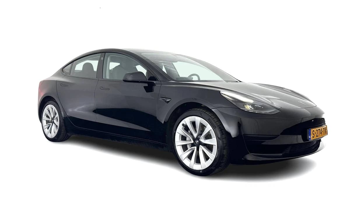 Tesla Model 3 — foto 1