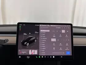 Tesla Model 3 thumbnail 18