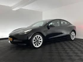 Tesla Model 3 thumbnail 4