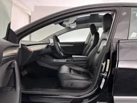 Tesla Model 3 thumbnail 9