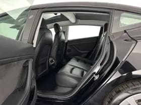 Tesla Model 3 thumbnail 10