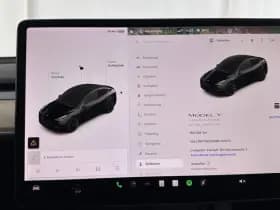Tesla Model y thumbnail 24