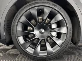 Tesla Model y thumbnail 29