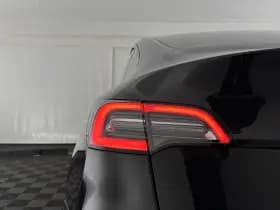 Tesla Model y thumbnail 31