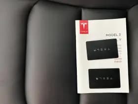 Tesla Model y thumbnail 33