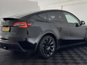 Tesla Model y thumbnail 7