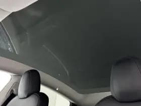 Tesla Model y thumbnail 8