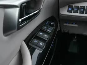 Toyota Mirai thumbnail 23