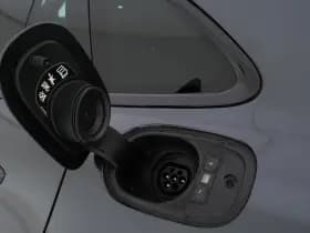 Porsche Panamera thumbnail 44