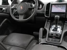 Porsche Cayenne thumbnail 9