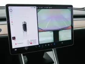 Tesla Model 3 thumbnail 14