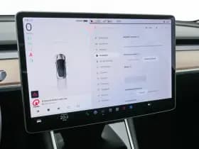 Tesla Model 3 thumbnail 16