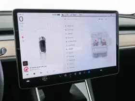 Tesla Model 3 thumbnail 17