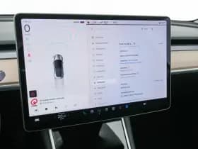 Tesla Model 3 thumbnail 18