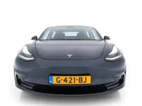 Tesla Model 3 thumbnail 3