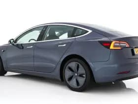 Tesla Model 3 thumbnail 5