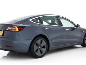 Tesla Model 3 thumbnail 7