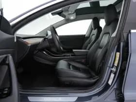 Tesla Model 3 thumbnail 9