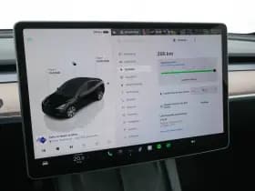 Tesla Model y thumbnail 19