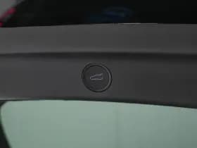 Tesla Model y thumbnail 25