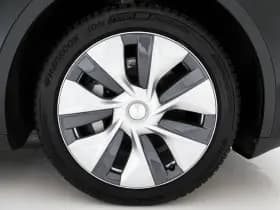 Tesla Model y thumbnail 29