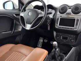 Alfa Romeo Romeo mito thumbnail 8