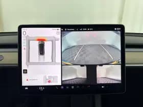 Tesla Model y thumbnail 15