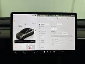 Tesla Model y thumbnail 18