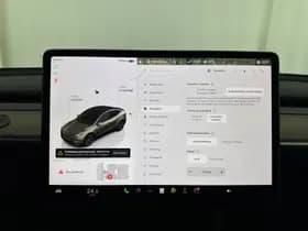 Tesla Model y thumbnail 20
