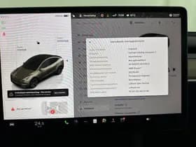 Tesla Model y thumbnail 23