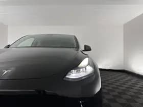 Tesla Model y thumbnail 30