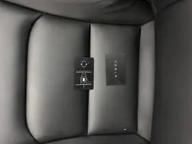 Tesla Model y thumbnail 33