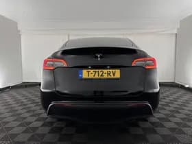 Tesla Model y thumbnail 6