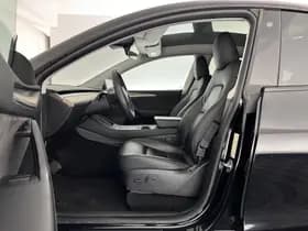 Tesla Model y thumbnail 9