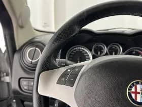 Alfa Romeo Romeo mito thumbnail 17