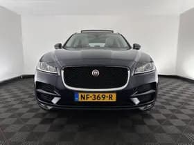 Jaguar F-Pace thumbnail 3
