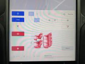 Tesla Model s thumbnail 16