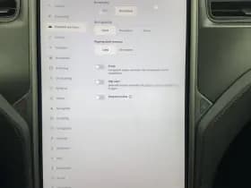 Tesla Model s thumbnail 18